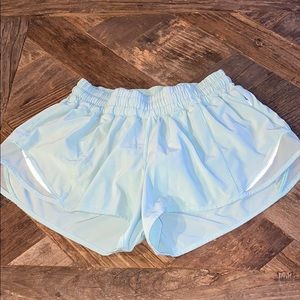 Lululemon 2.5” Hotty Hot Shorts